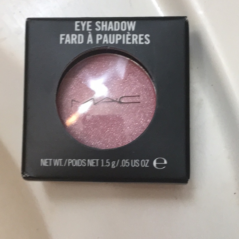 Mac pink Venus eyeshadow